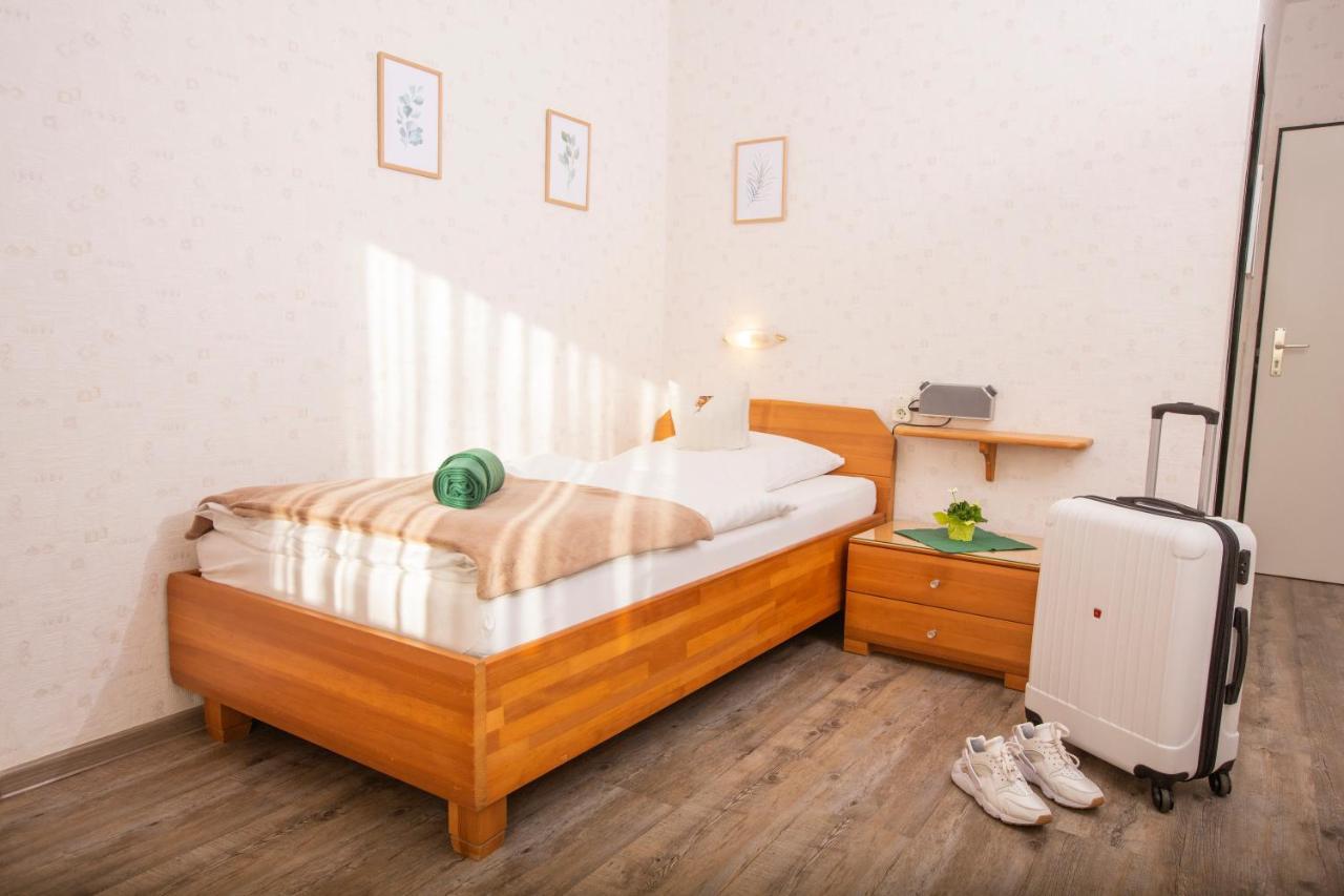 ליפשטאדט Hotel-Pension Haus Holtdirk מראה חיצוני תמונה