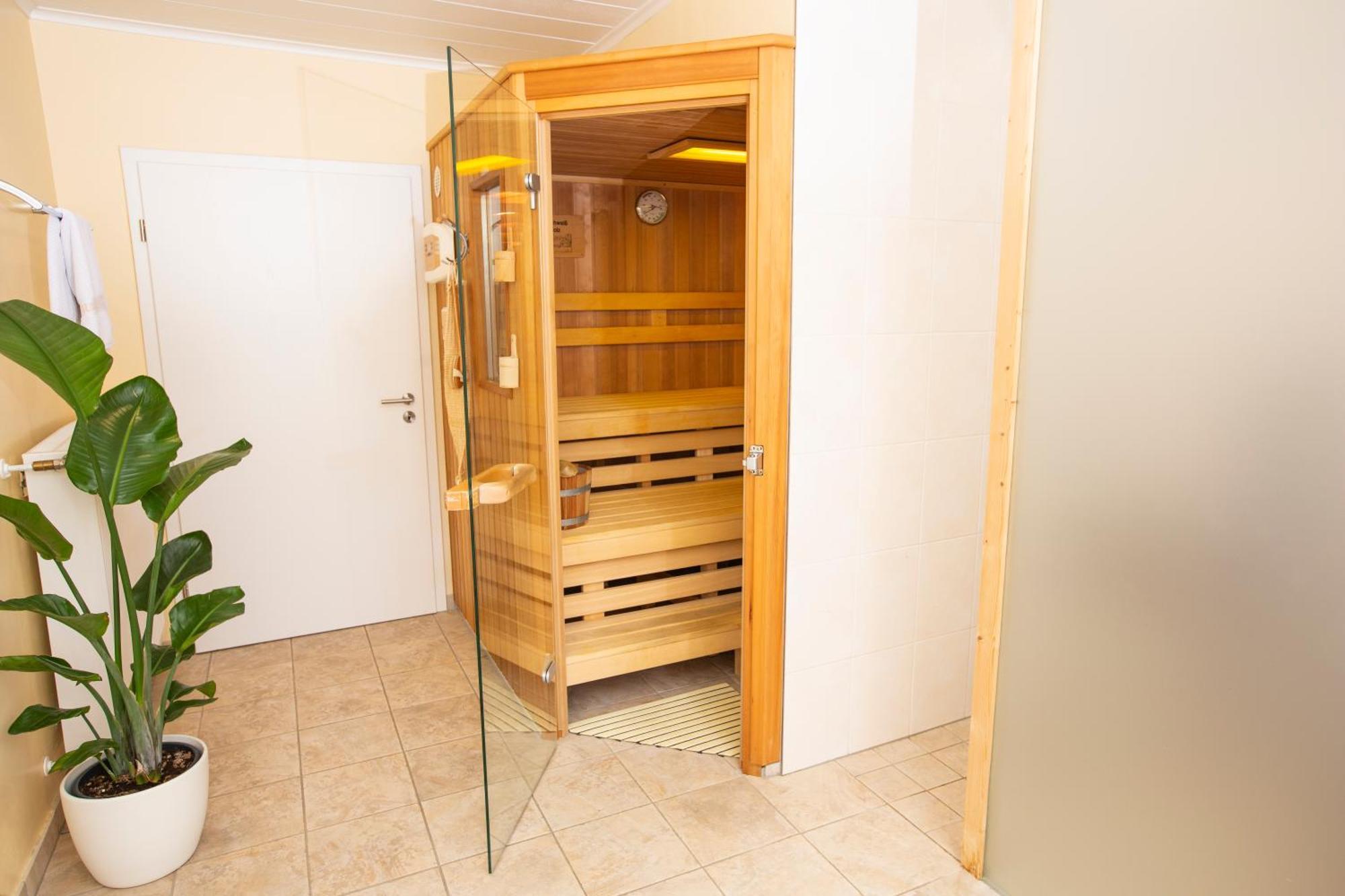 ליפשטאדט Hotel-Pension Haus Holtdirk מראה חיצוני תמונה