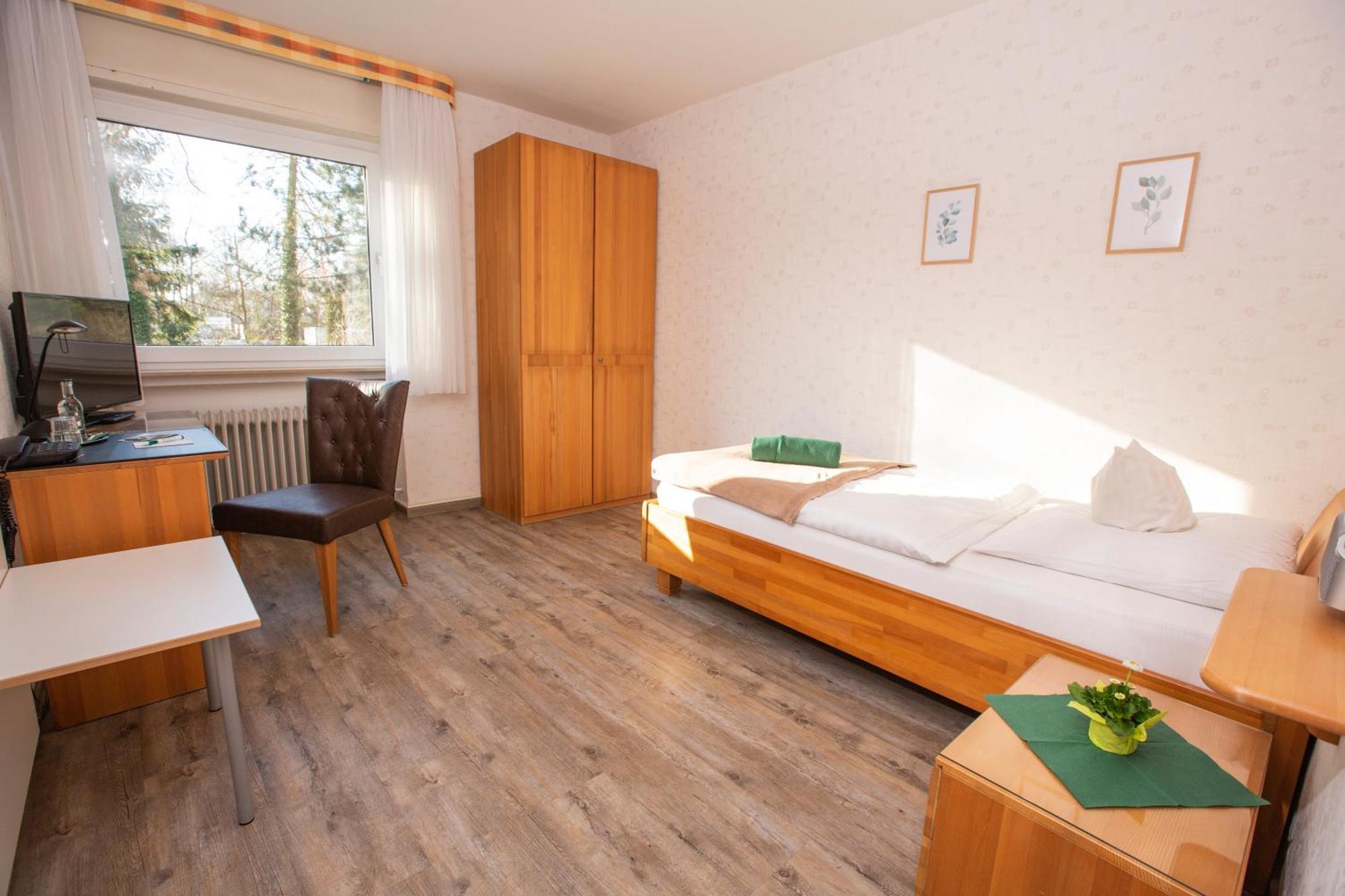 ליפשטאדט Hotel-Pension Haus Holtdirk מראה חיצוני תמונה
